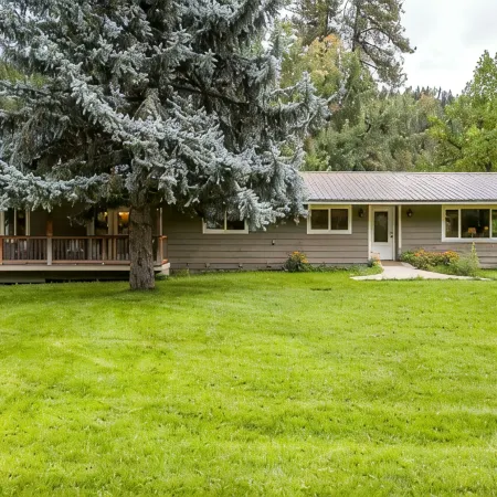 Creekside Lodging, Perfect Family Vacation, Recreation Area, Games, Pet Friendly
