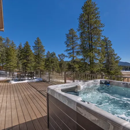 Embrace Coziness At Rudolph Ranch: Skiing, Hiking, Trail, Casino's. Pet friendly