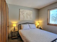 Breezy Hills - Unit 4; Lake Bemidji, King Bed, Kayaks, PB Trail Private Access - พร้อมระเบียง