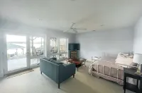 4-BR Lakefront Home with Amazing Views - 3-Star