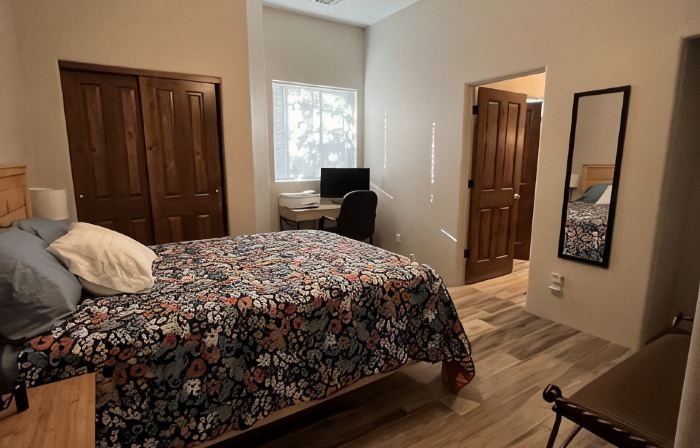 Perfect getaway house! Spacious and private. 4bd 3.5bath with heated pool!