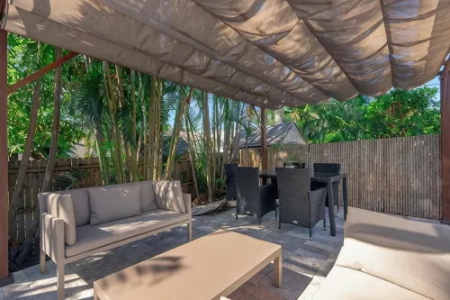 Stylish & Bright 3-Bedroom Home with Backyard, Bikes & Pool by Esthetic Stays - 4つ星