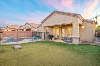Tucson Pool Home -  Pets, Putting Green, No Hidden Fees - Jacuzzi