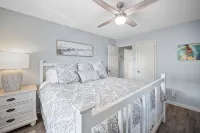 Classic Beach Cottage on Oceanside of Wrightsville Beach -Lower Level - Beach