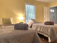 Cheerful Spacious 4 bd Home Walks to Purdue, Sports, and Golf, & Game Arcade! - Wifi
