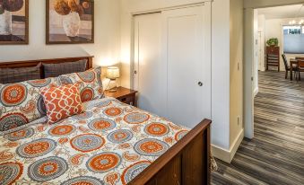 Fairway Retreat with Hot Tub on the Golf Course
