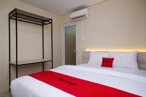 RedDoorz Plus Near RS Jih Solo - Bintang 1