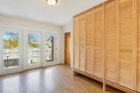 Spacious 3 BR Modern Home in Grosse Pointe Park - อ่างจากุชชี่