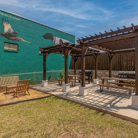 Luxe Downtown Townhouse – Walkable, Stylish & Spacious