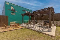 Luxe Downtown Townhouse – Walkable, Stylish & Spacious - 부티크