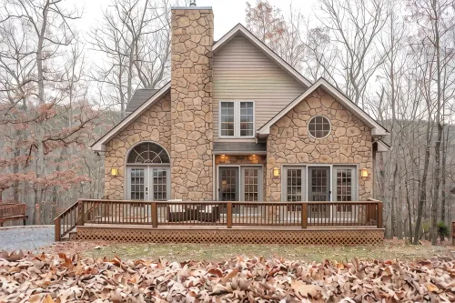 4-Bedroom Retreat in Massanutten: Hot Tub, Near Skiing, Golf, & Adventure Park - Parvekkeita