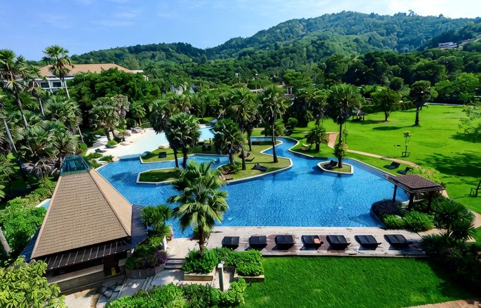 Naithonburi Beach Resort