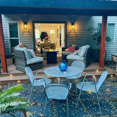 Contemporary 3bedroom / 2 bathroom house close to UO