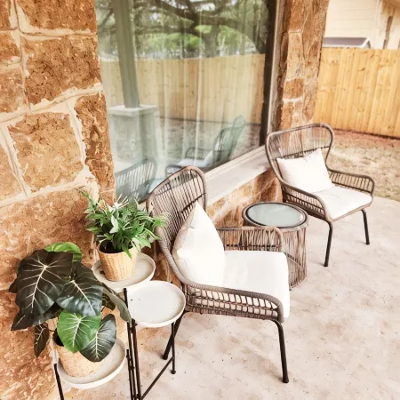 Modern Country Home at the start of the Hill Country Wine Trail
