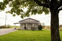 Holland Country Cottage is located in the Golden Triangle! - 3-Star