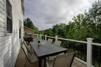 Spacious Riverview Escape: Just Half Mile to Harpers Ferry National Park Center - 3-stjärniga