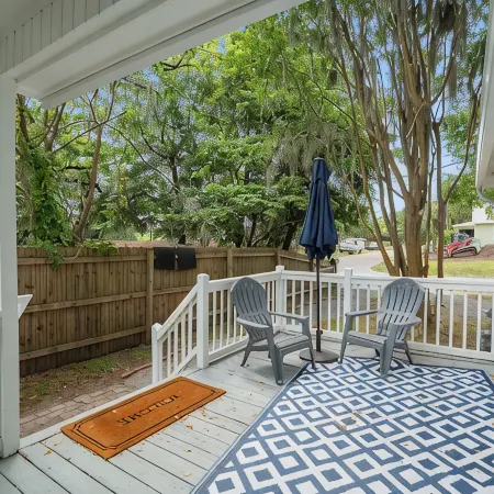 Cozy Downtown Boho Retreat - Sleeps 10!