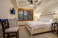 *Steps to Gondola* 5 Bedroom 5 Bath * - 4-Star