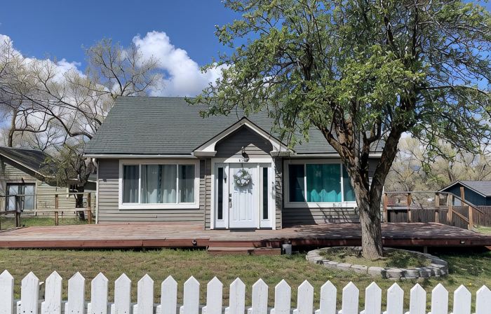 Whitetail cottage! 🦌 Spacious home with game room. Near OIT and SkyLakes.