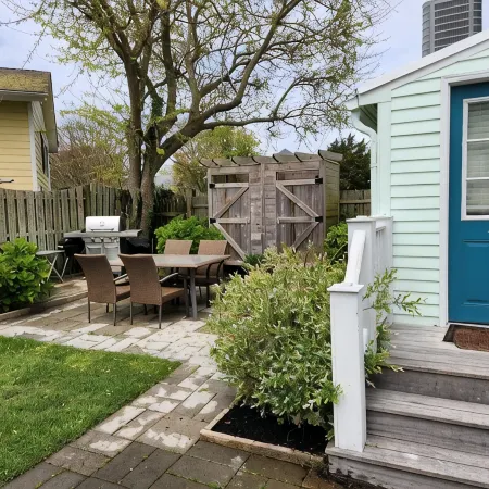 The Heart of Cape May on Historic Windsor Ave, 2 Blocks to Beach & Shopping!