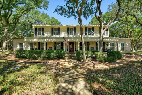 Southern Charm - Huge Hill Country Home on 4 Acres w/Pool, Hot Tub & Fire Pit - 4-Star