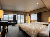 Atami Season Hotel - vue sur la montagne
