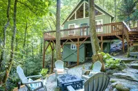 Visit #mytreetophideaway located in Banner Elk, NC, nestled high in the trees. - Alphydda