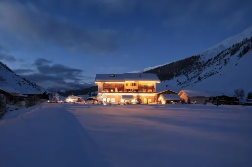 Hotel Walserhuus Sertig - ที่มีอ่างอาบน้ำ