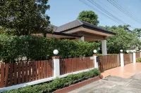 Cozy Family & Kids House with Garden (3BR) - 2-Star