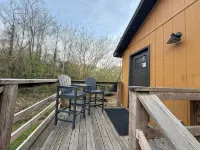 步道起點河畔小屋 - 木屋