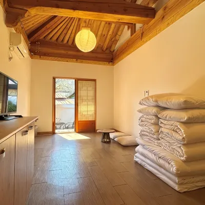 Jeonju Hanok Stay Iwol โรงแรมใกล้พิพิธภัณฑ์ภาพเหมือนราชวงศ์