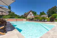 Les Manoirs des Portes de Deauville - Small Luxury Hotel of the World - Kolam Renang