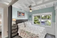 Private Oceanfront Home with 2024 Swim Spa , Paddle-Boards,Kayaks, & Bikes. - 비치
