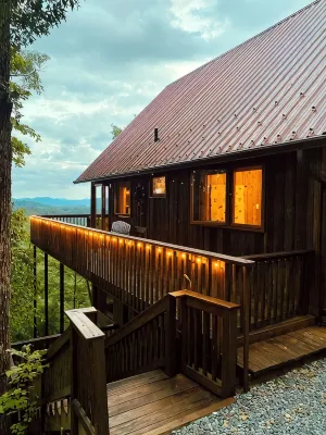 180° Epic View Cabin, 10 Min to Brevard & Pisgah - 3-Sterne