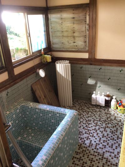 静かな山に立つ古民家の宿 古民家宿 寝つきいいキツネの写真