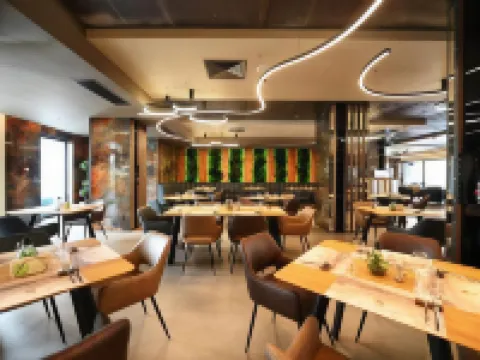 アニロックシグニチャーホテル アラドのホテル