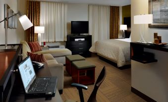 Holiday Inn Express & Suites Marietta