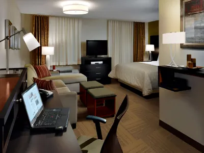 Holiday Inn Express & Suites Marietta فنادق في Marietta