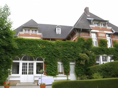 Logis Hôtel & Restaurant - le Manoir de Gavrelle Hotels in Fresnes-les-Montauban