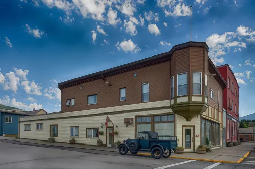 Country Encounters Accommodations Hotels in Coleman