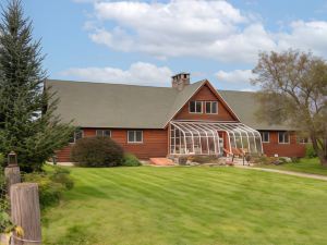 The Inn at OxBow Acres