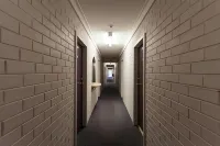 H & D Apartments Hotels in St Kilda