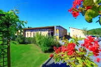 The Originals City Hôtel Albizia Sarlat-la-Canéda Hotels in Marcillac-Saint-Quentin