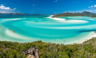 At Whitsunday Vista Holiday Apartments