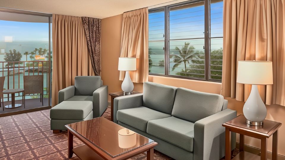 Hilo Hawaiian Hotel, Trademark Collection by Wyndham