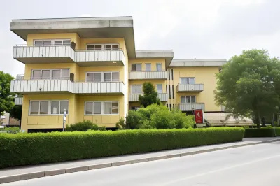 Regal Hotel & Apartments Hotel in zona p - Learning