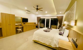 Solaluna Beach Homestay