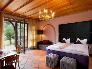 Villa Fantasia Budget Boutique Hotel