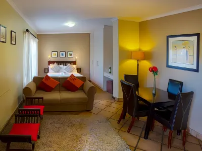 Guest Room with Double Bed and Kitchen, in Port Elizabeth Ideal Business Travel