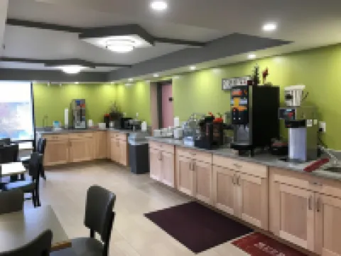 ซูเปอร์ 8 โดย ไวแฮม แบรนสัน/เอนดี วิลเลียมส์ เธียเตอร์